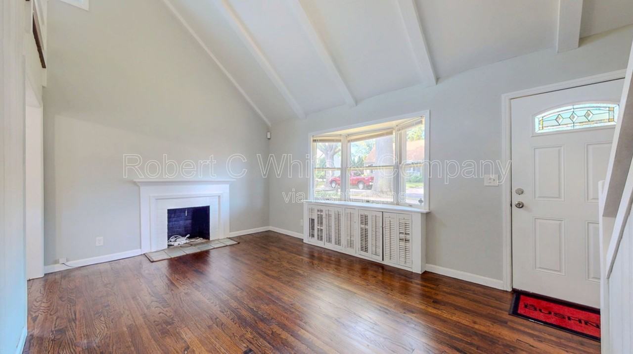 677 Garfield Ave - Photo 6 of 31
