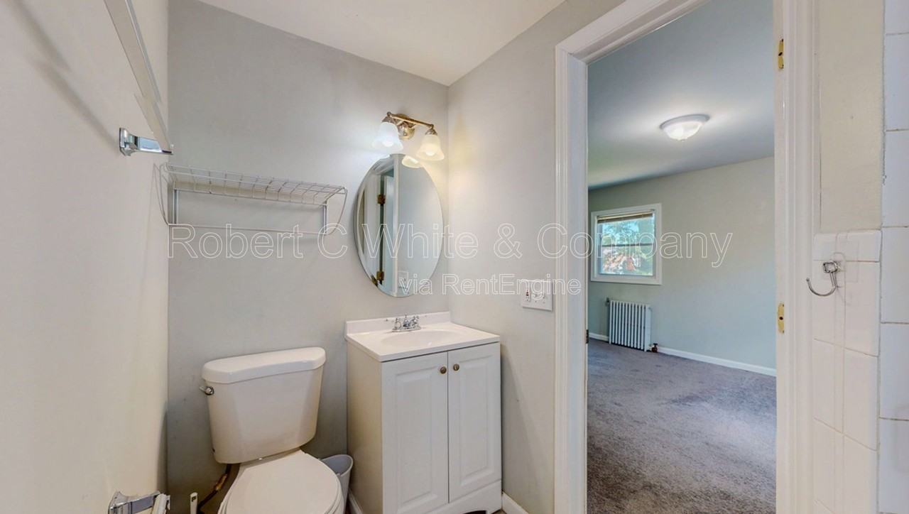 677 Garfield Ave - Photo 7 of 31