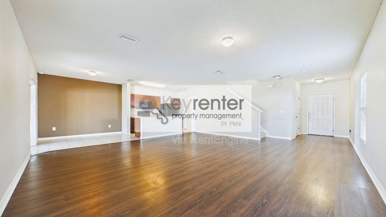 14517 Dunrobin Dr - Photo 3 of 50