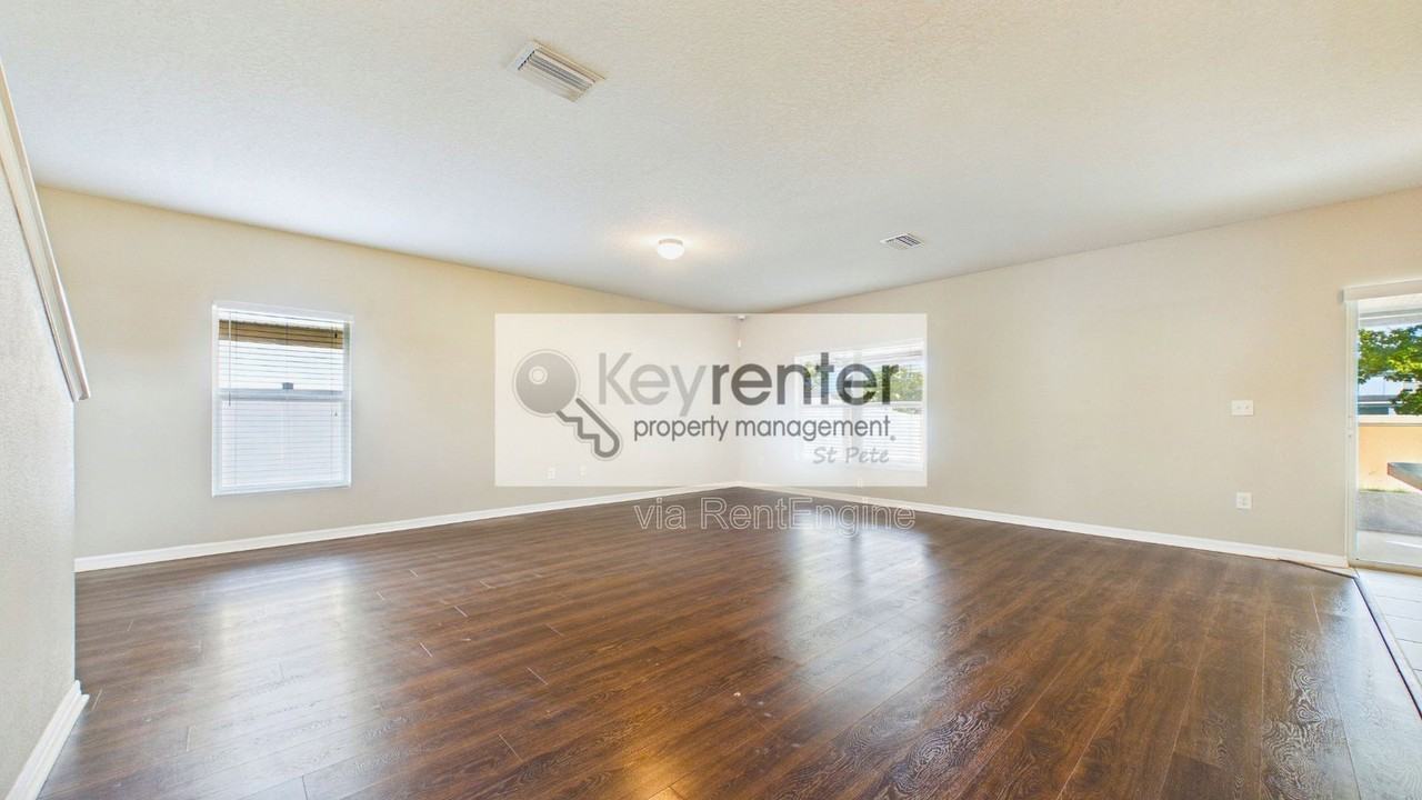 14517 Dunrobin Dr - Photo 4 of 50