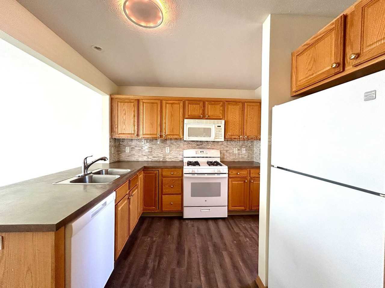 2103 Kinnrow Ave Nw - Photo 5 of 26