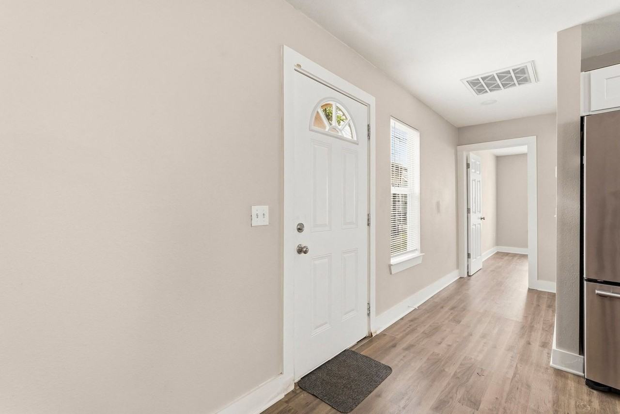 3822 Lila St - Photo 2 of 24