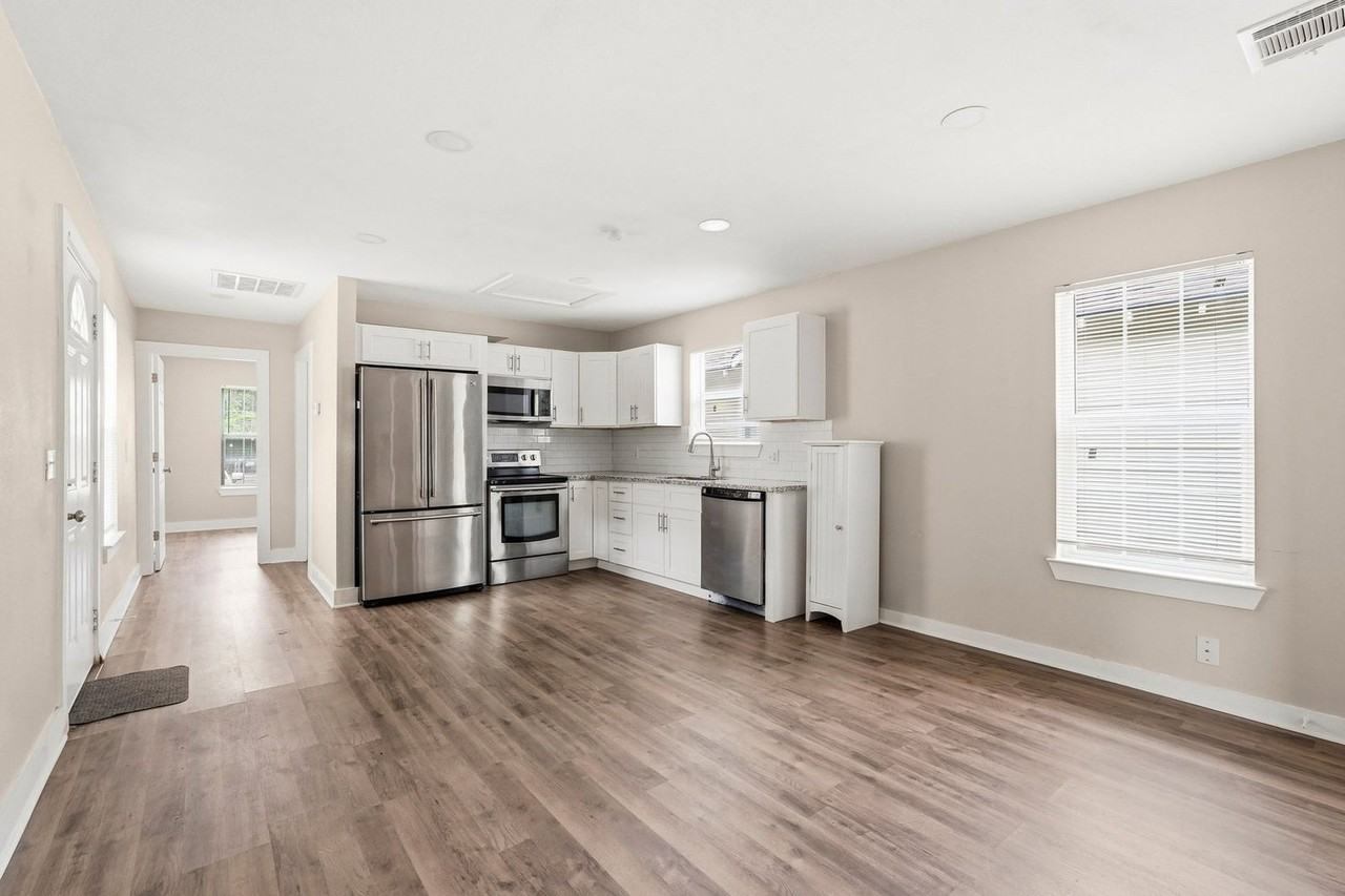 3822 Lila St - Photo 4 of 24