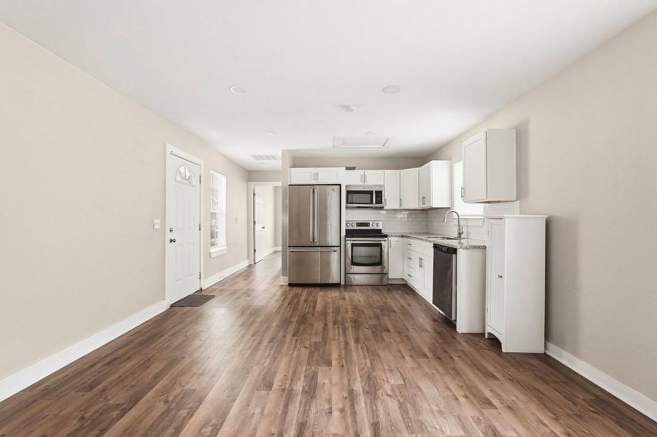 3822 Lila St - Photo 5 of 24