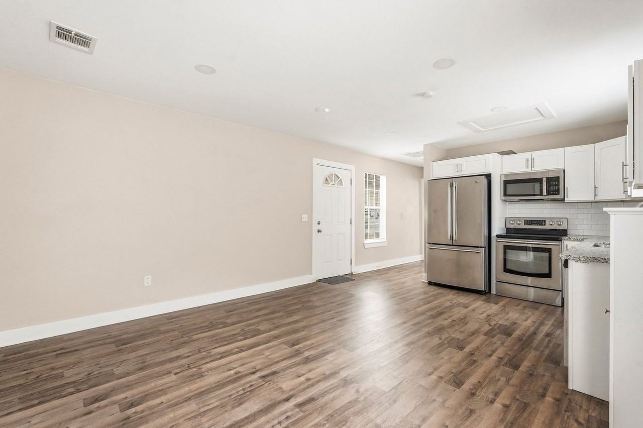 3822 Lila St - Photo 6 of 24
