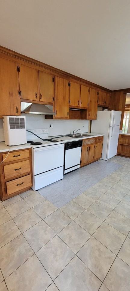 9608 Norfolk St - Photo 7 of 15
