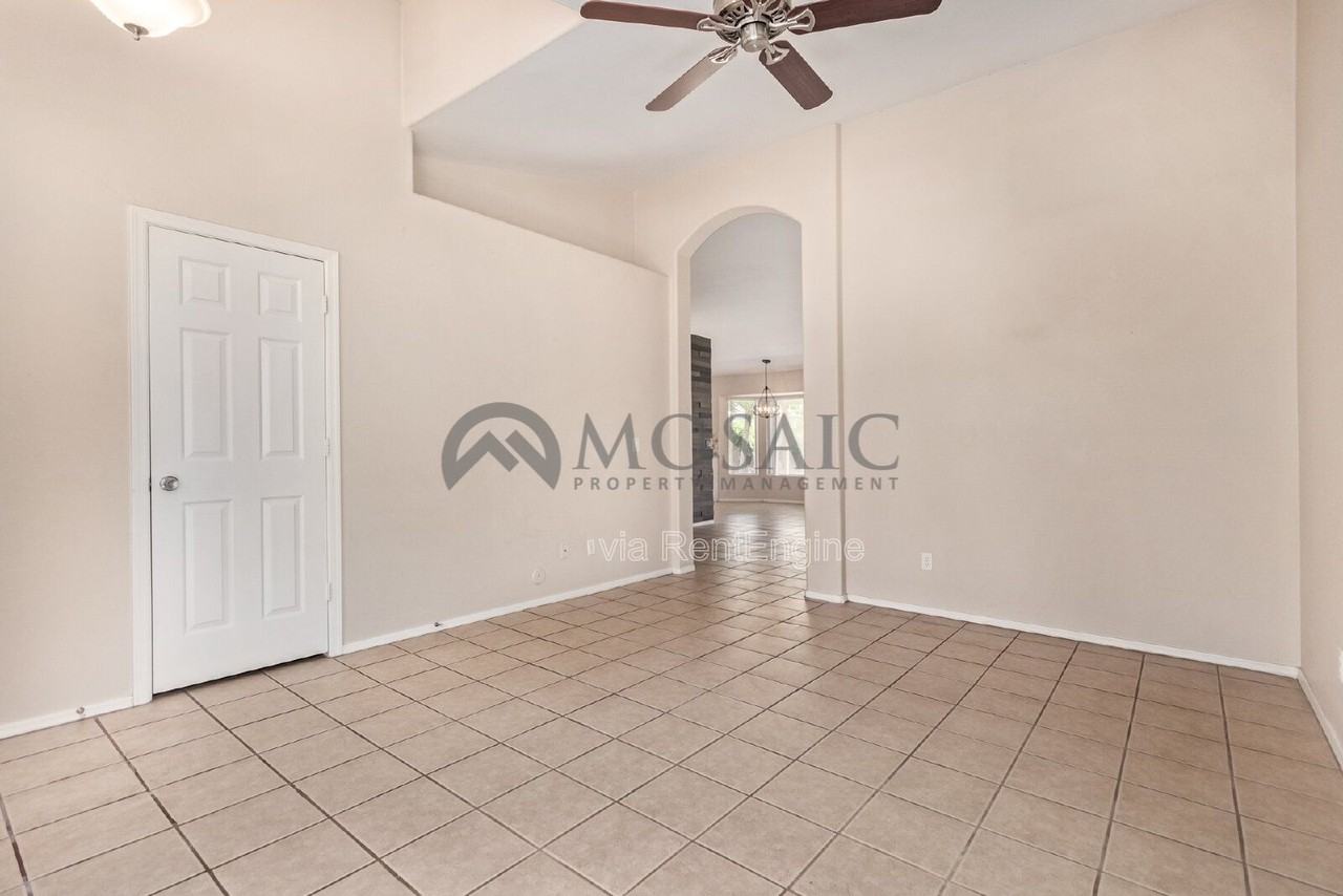 2135 E Brooks St - Photo 6 of 35