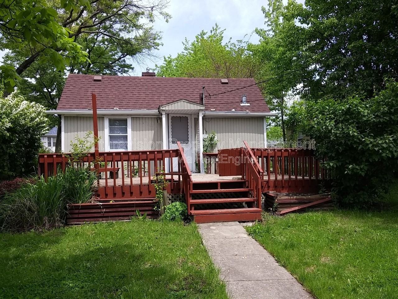 1704 Belleview Ave - Photo 4 of 22