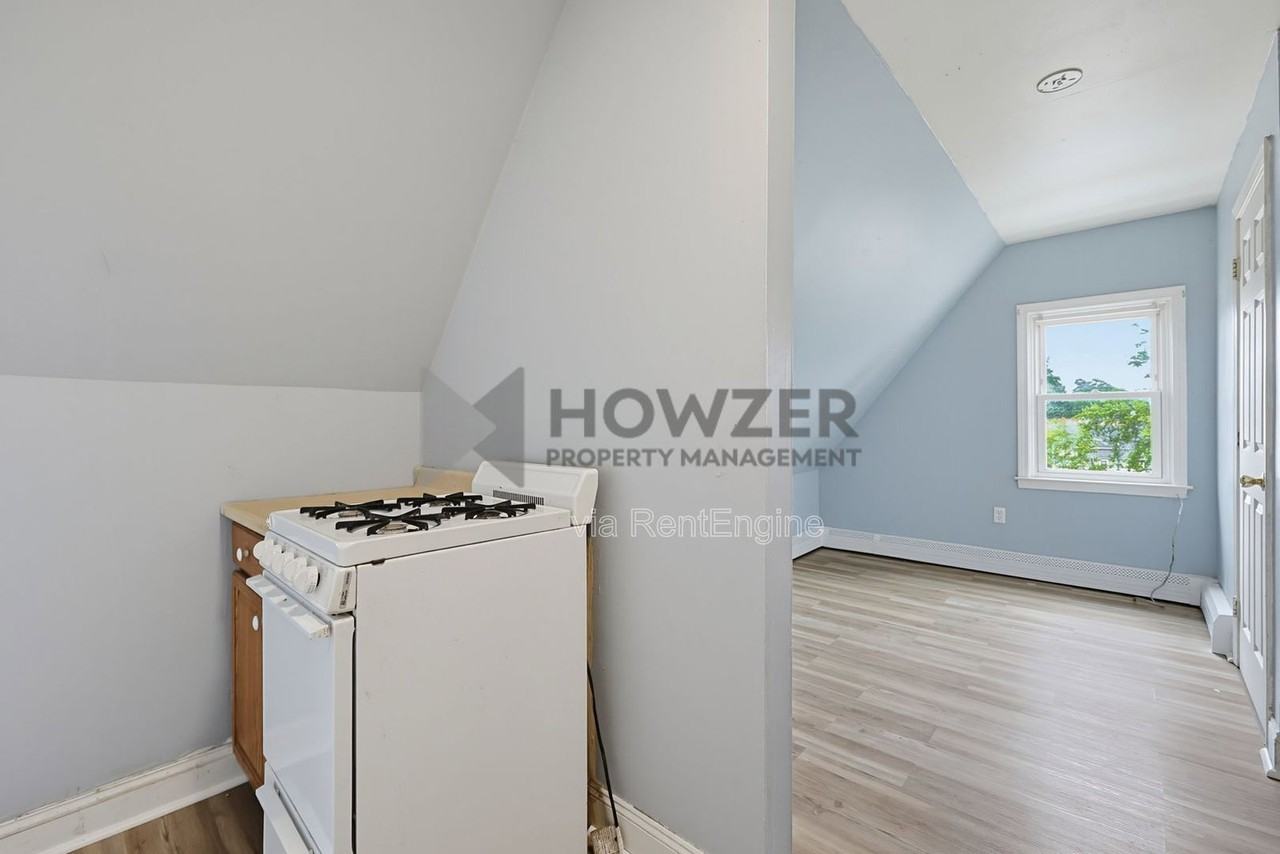 54 Broadway - Photo 3 of 20
