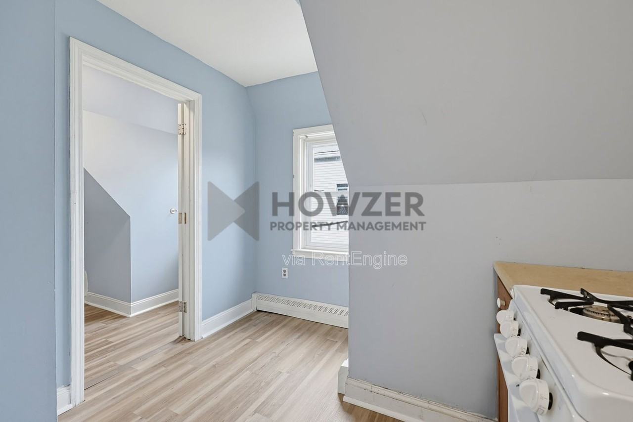 54 Broadway - Photo 4 of 20