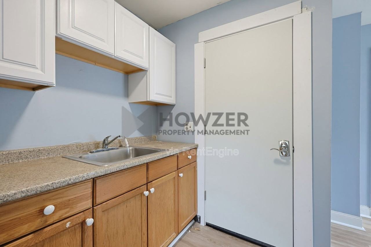 54 Broadway - Photo 7 of 20