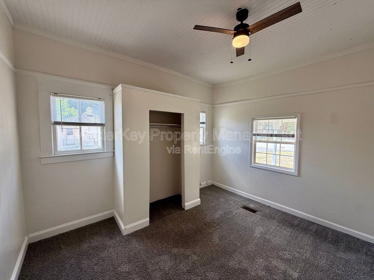 302 Raynor St #B - Photo 5 of 16