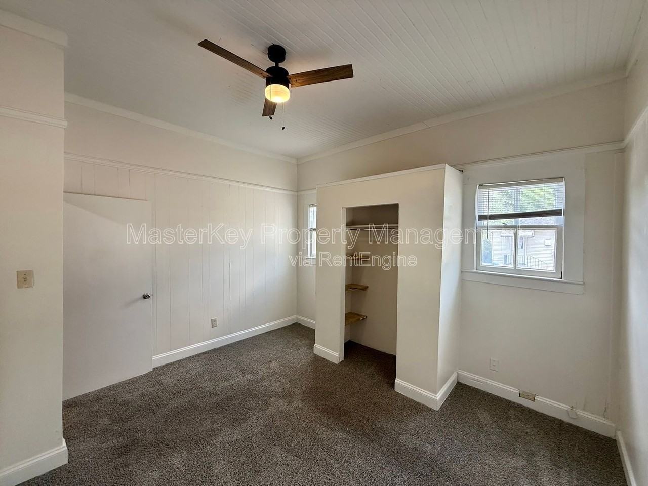 302 Raynor St #B - Photo 6 of 16