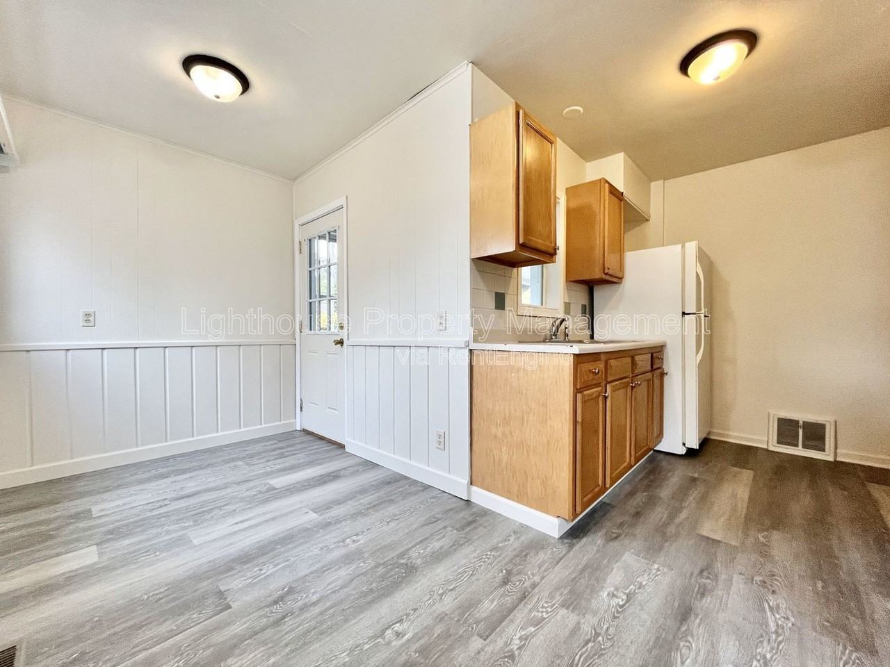 1656 Fremont Ave Nw - Photo 6 of 25