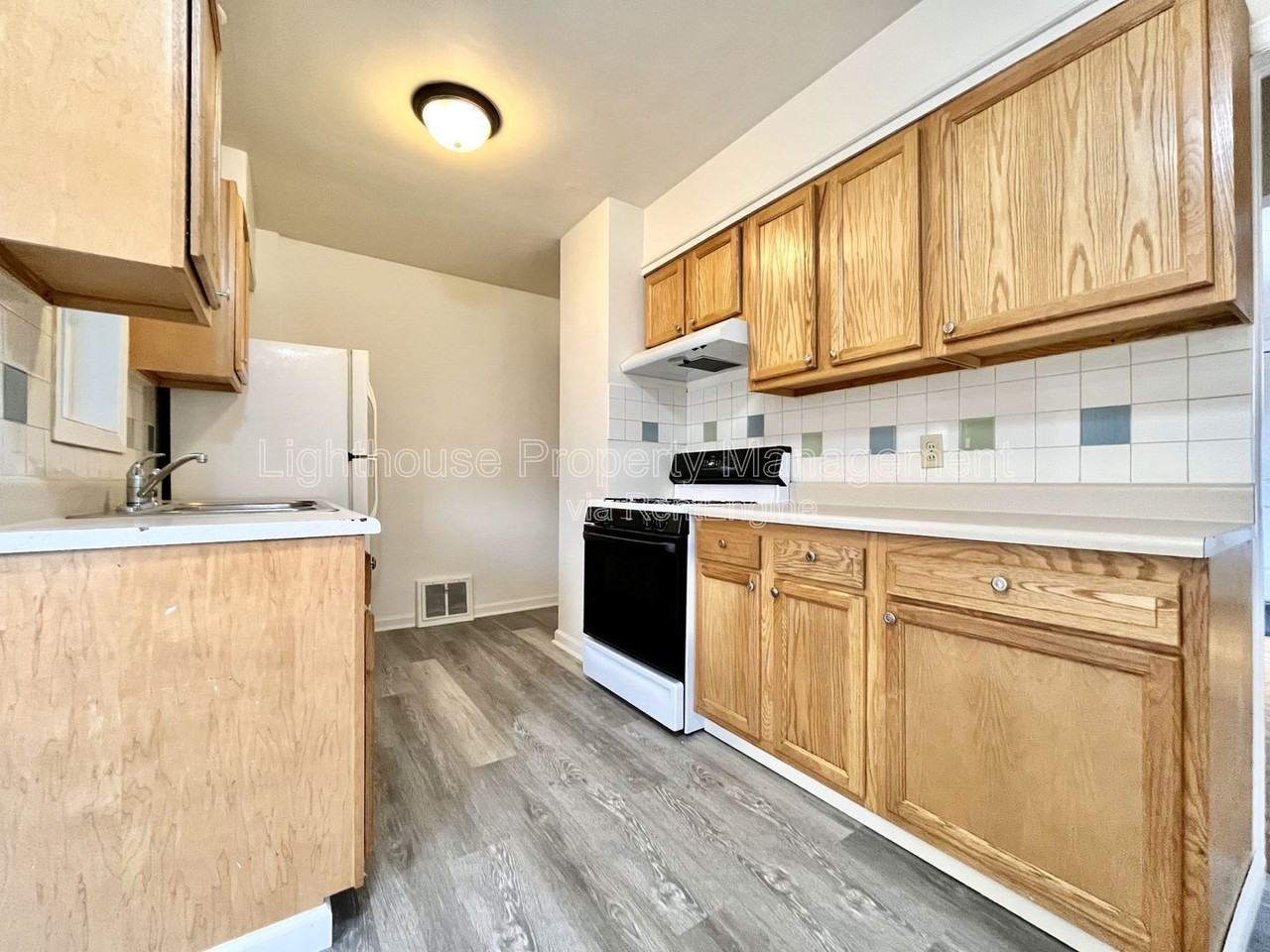 1656 Fremont Ave Nw - Photo 7 of 25