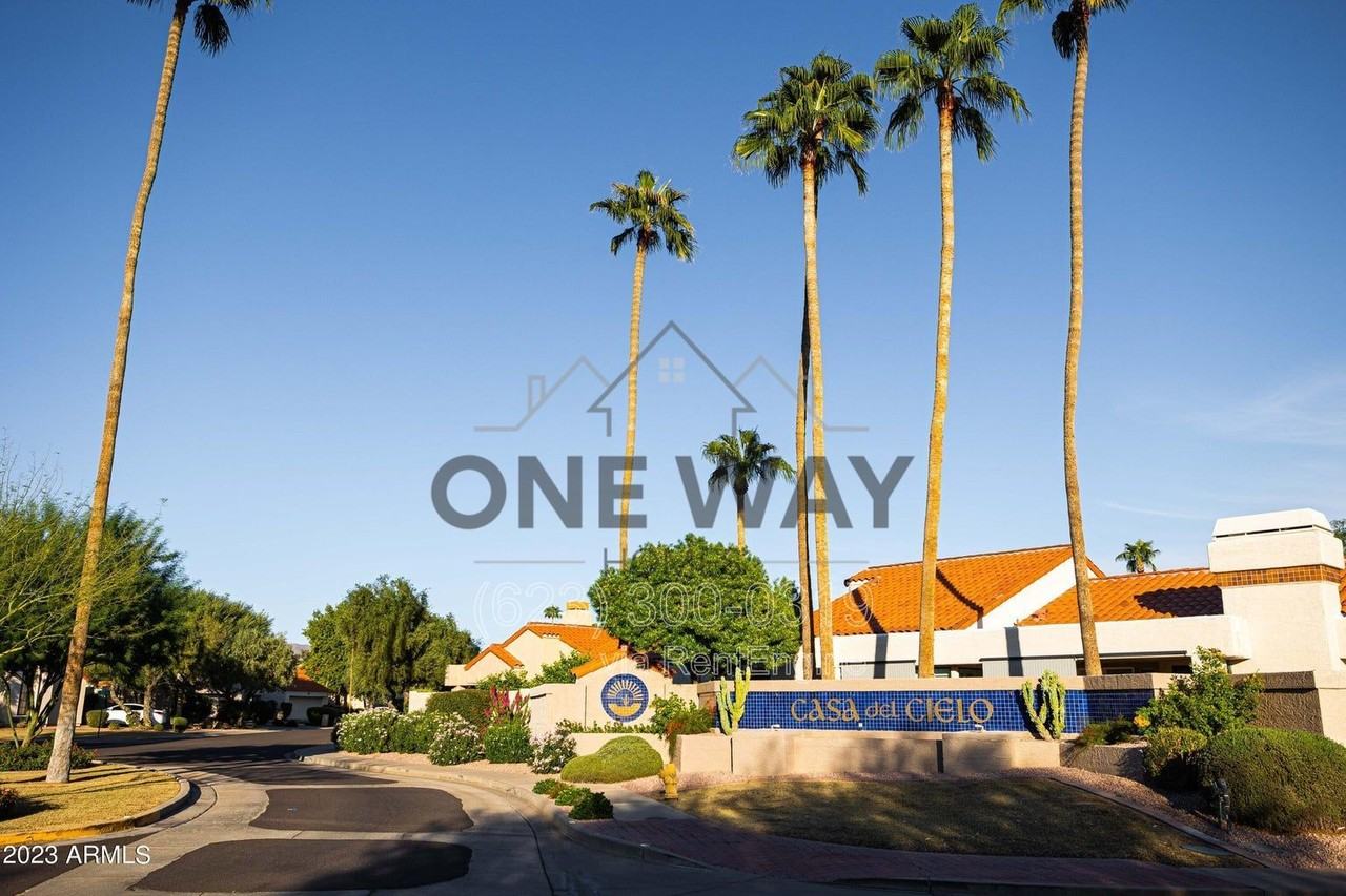 10086 E San Salvador Dr - Photo 4 of 19
