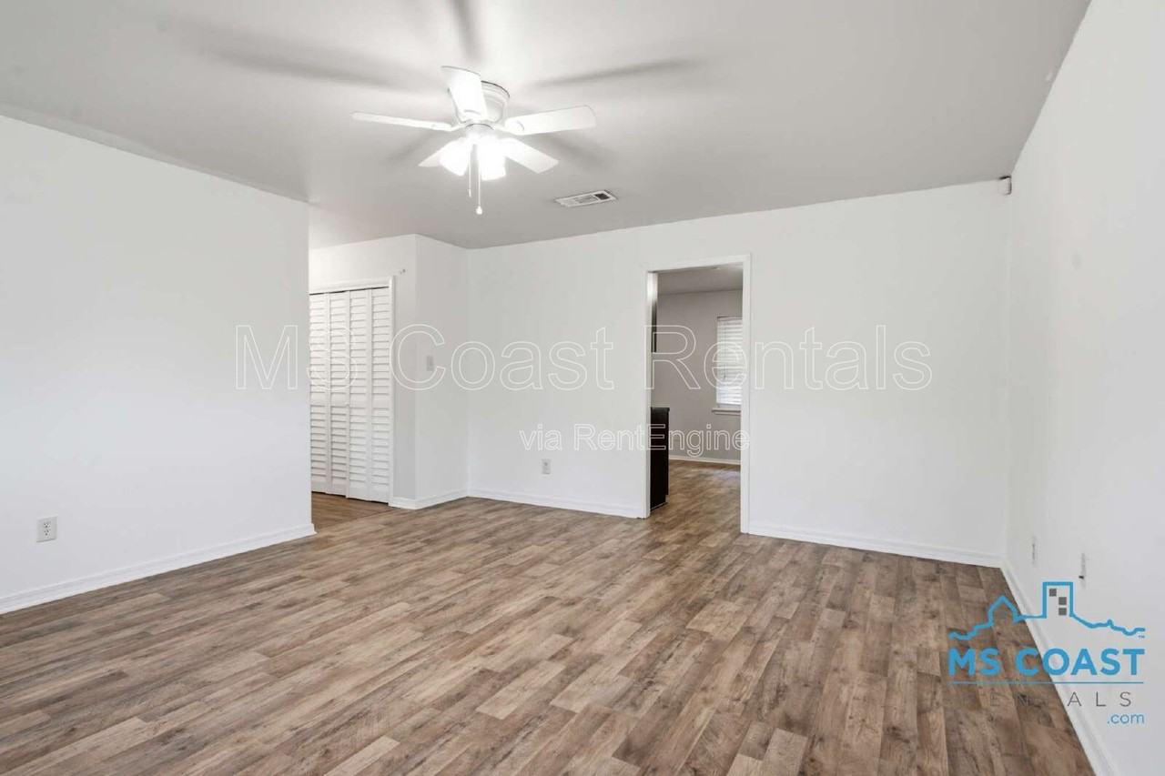1601 Lewis Ave - Photo 6 of 25