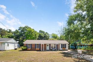 218 Dogwood Dr - Photo 1 of 1