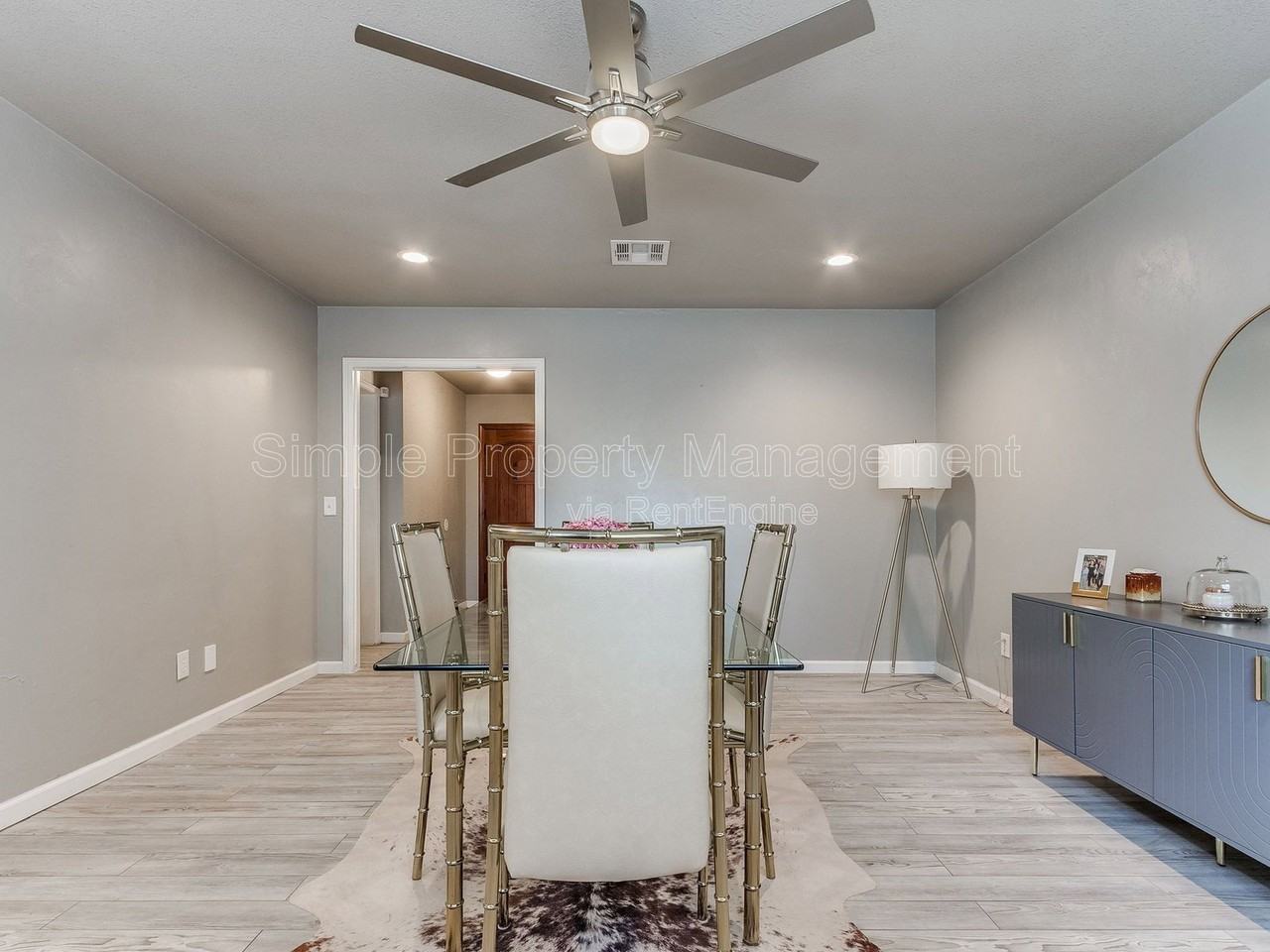 4136 Nw 61st Ter - Photo 4 of 40