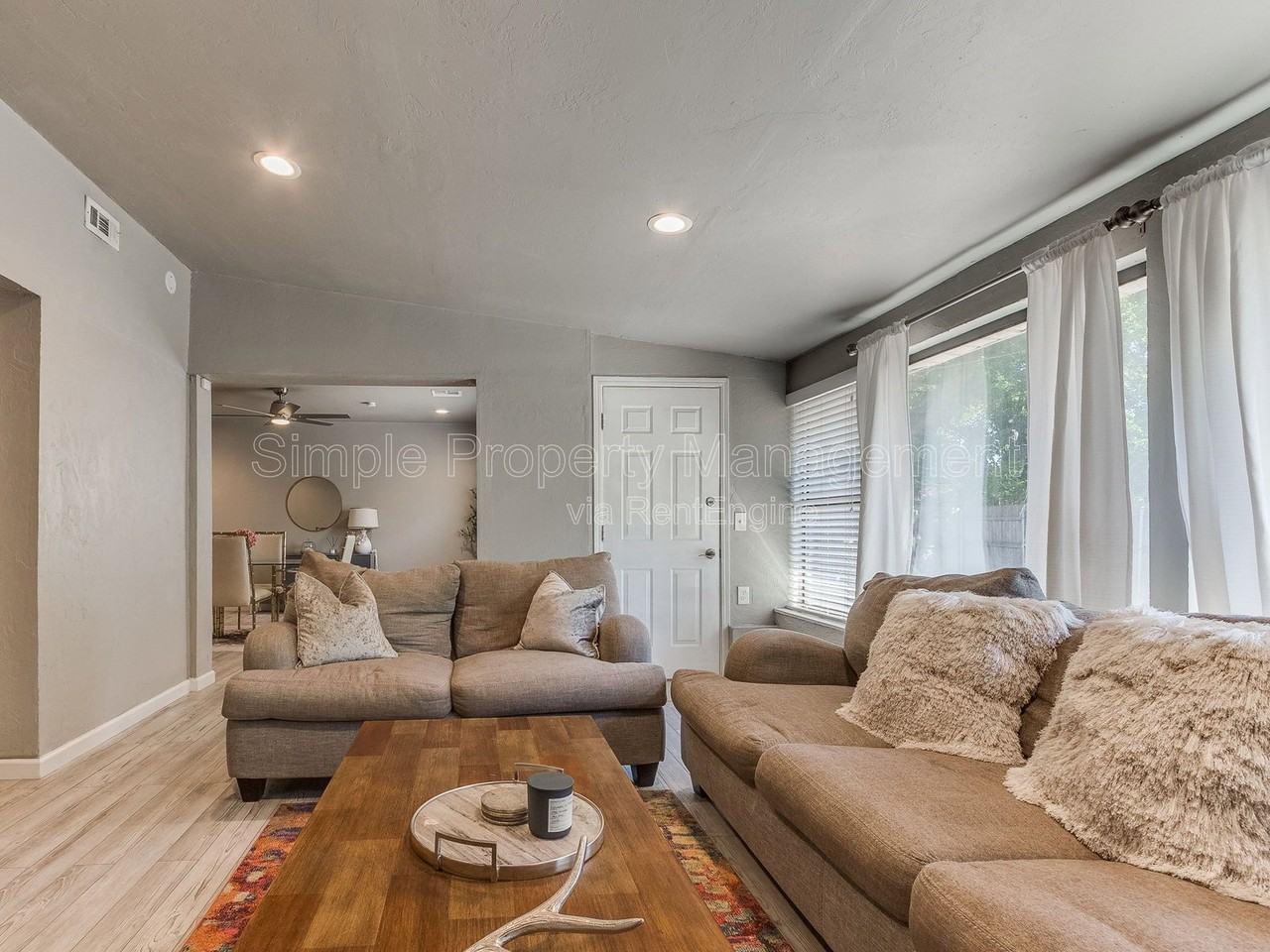 4136 Nw 61st Ter - Photo 7 of 40