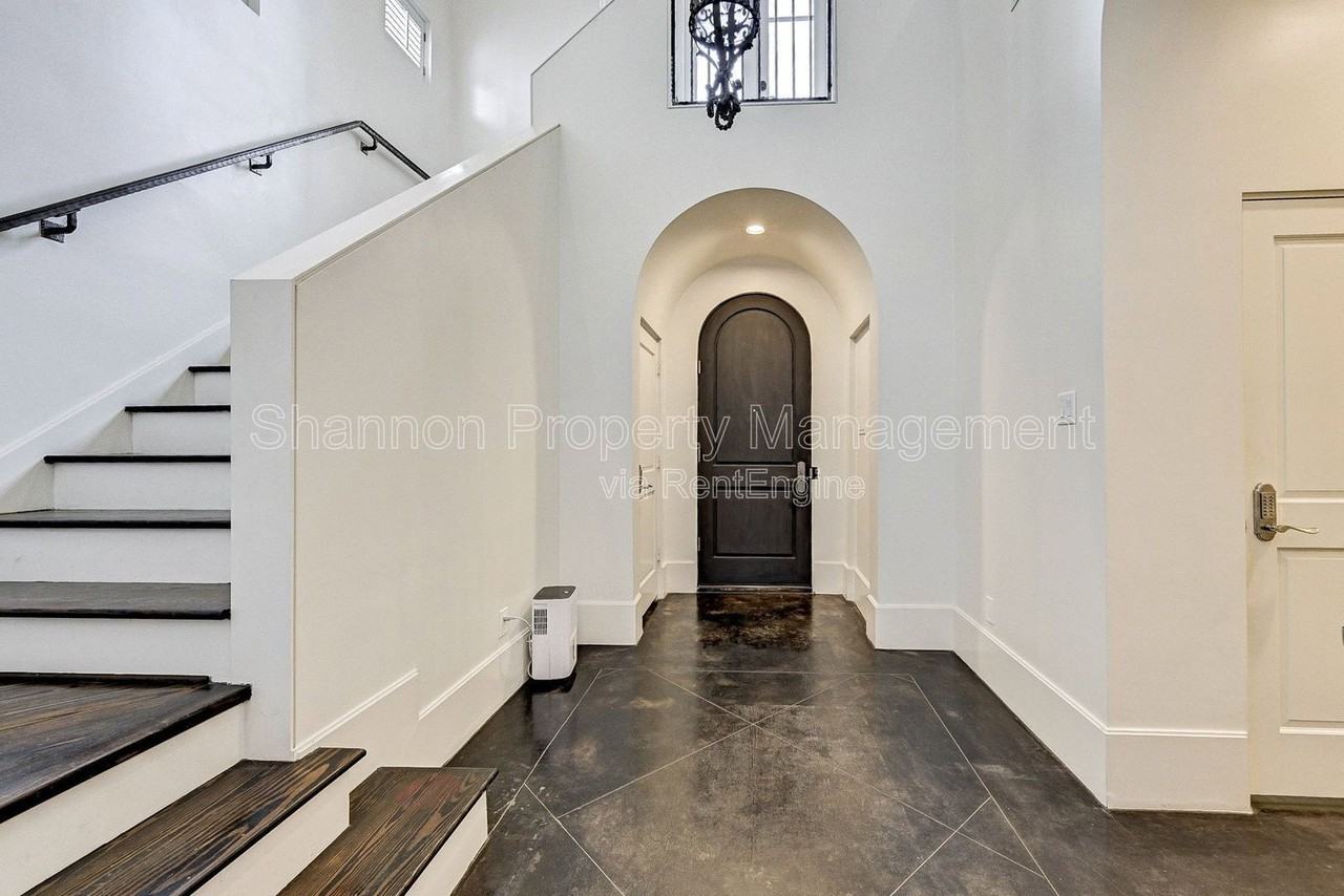3128 Alabama Ct - Photo 4 of 48