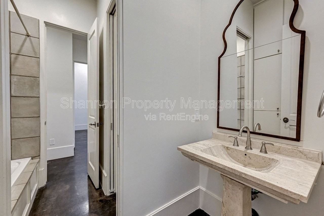 3128 Alabama Ct - Photo 6 of 48