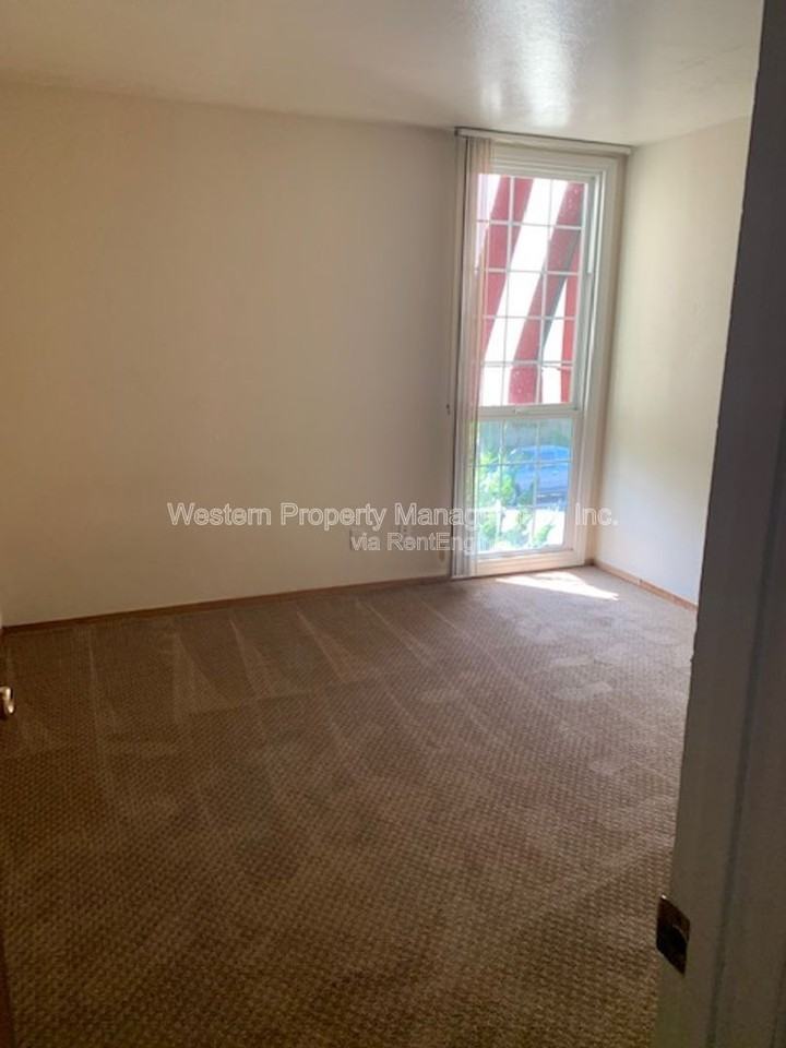 1910 46th Ave #6 - Photo 3 of 4