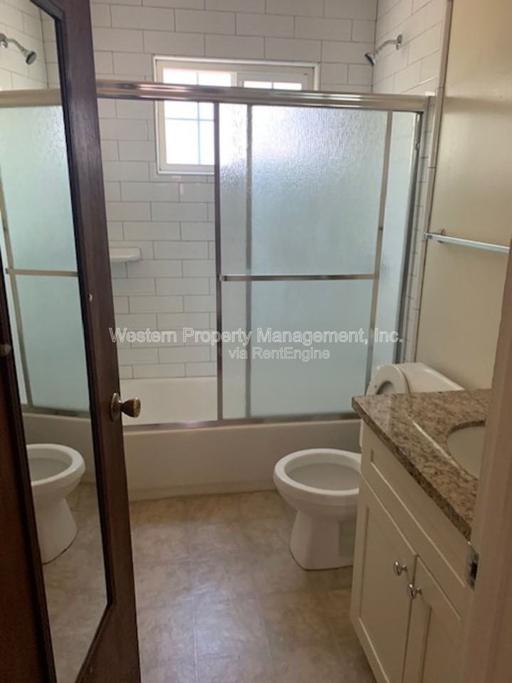 1910 46th Ave #6 - Photo 4 of 4