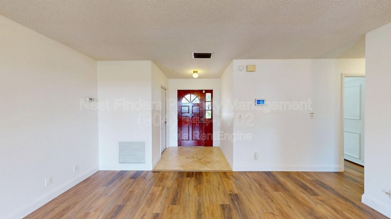 111 Lobelia Rd - Photo 2 of 30