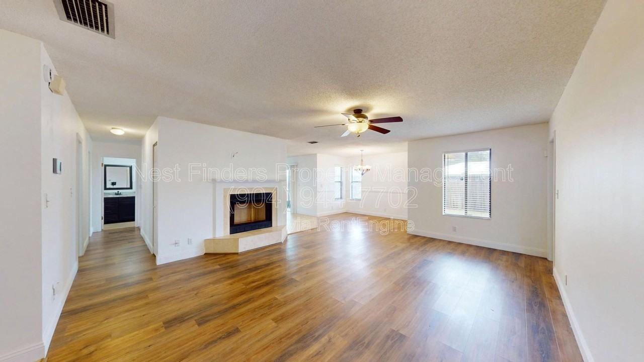 111 Lobelia Rd - Photo 3 of 30
