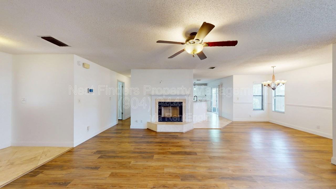 111 Lobelia Rd - Photo 5 of 30
