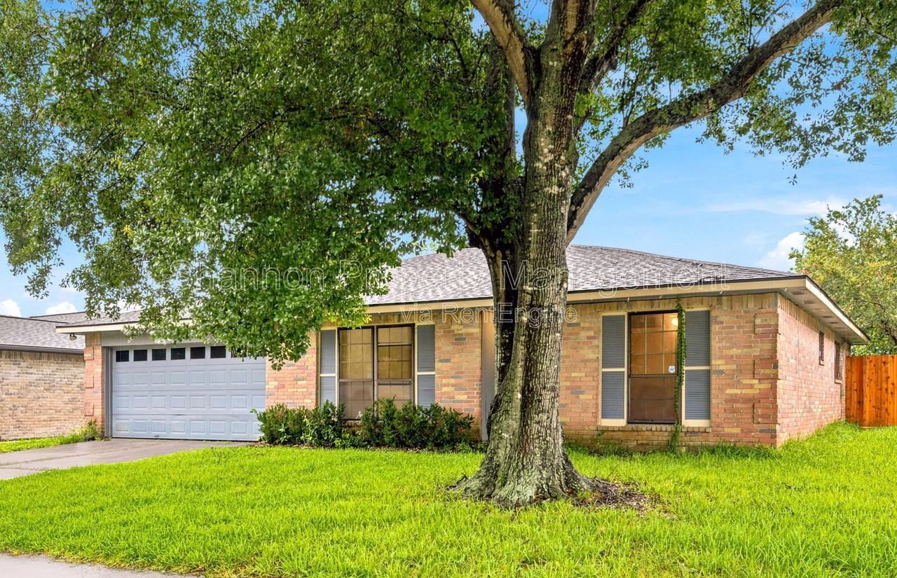 6009 Leafwood Cir - Photo 3 of 38