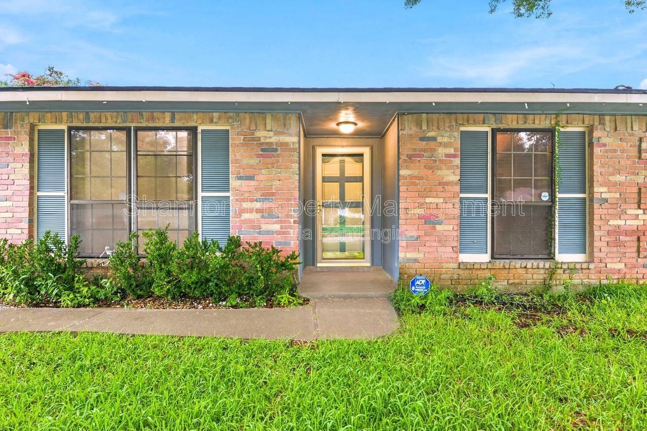 6009 Leafwood Cir - Photo 4 of 38