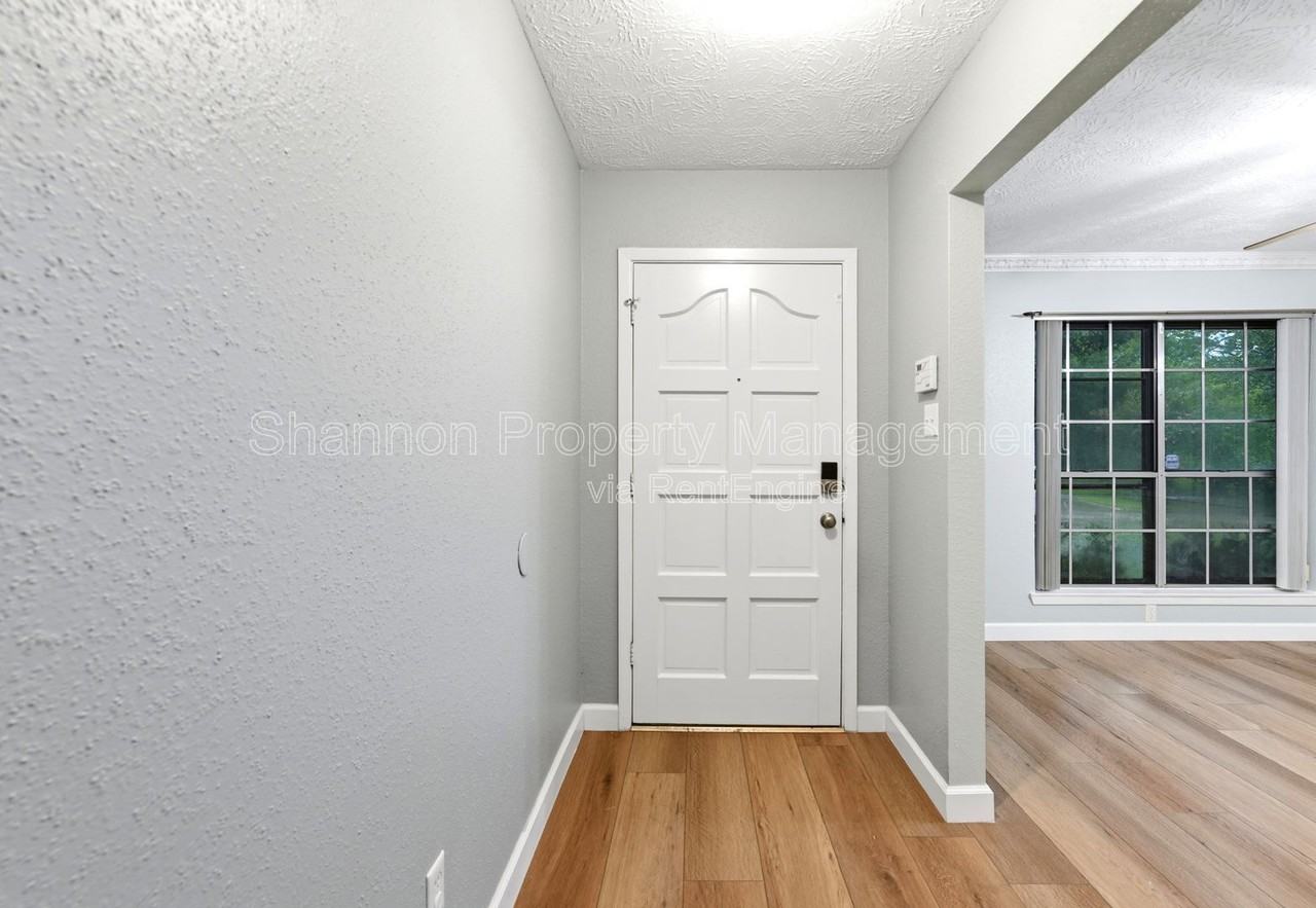 6009 Leafwood Cir - Photo 5 of 38