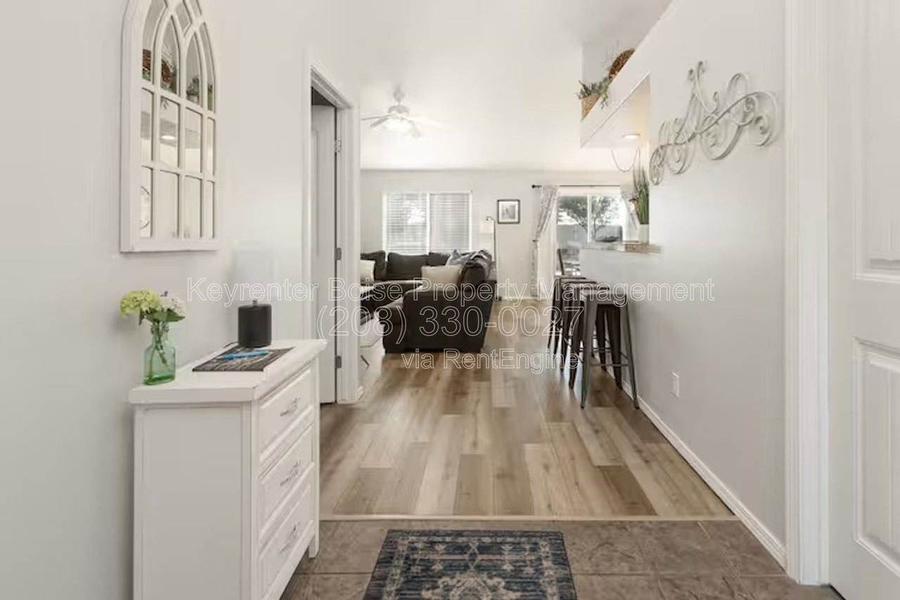 879 N Traquair Pl - Photo 2 of 42