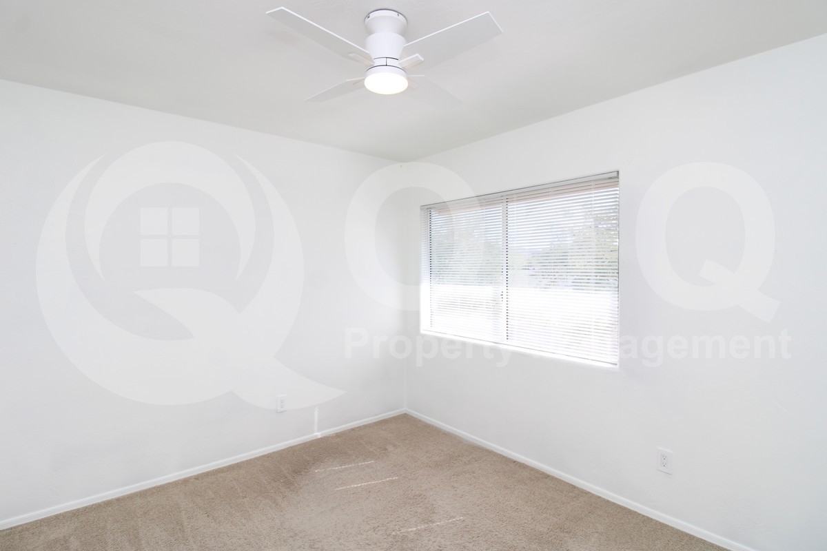 10635 N 129th St - Photo 4 of 29