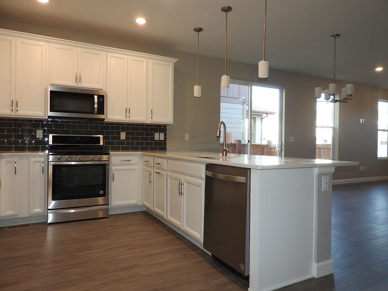 9320 E 61st Ave - Photo 6 of 21
