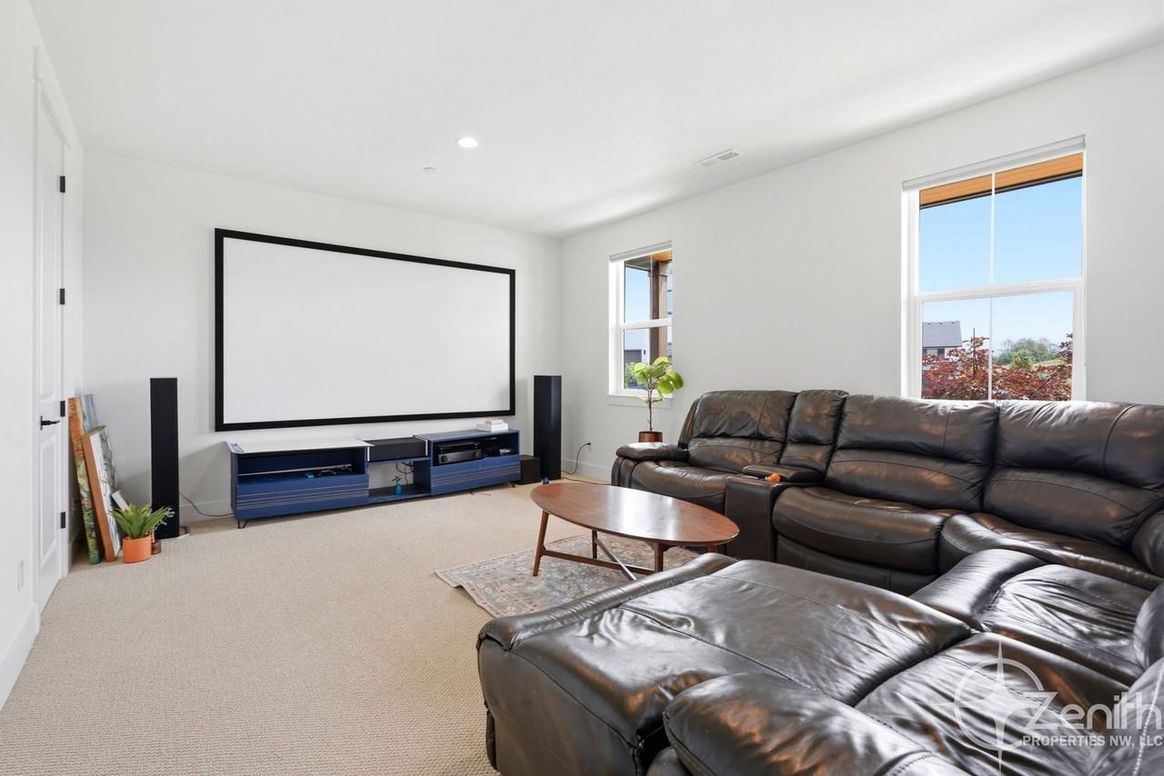 382 W Fir Loop - Photo 4 of 40