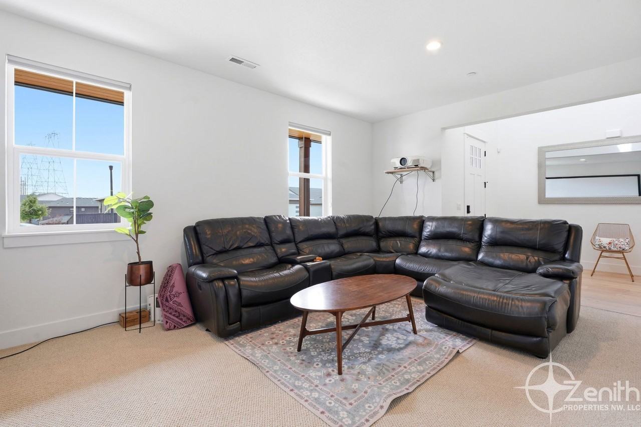 382 W Fir Loop - Photo 5 of 40