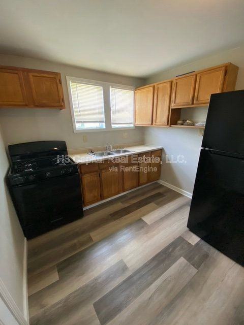 1693 Market St - Photo 5 of 15