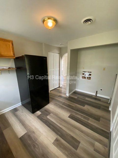 1693 Market St - Photo 6 of 15
