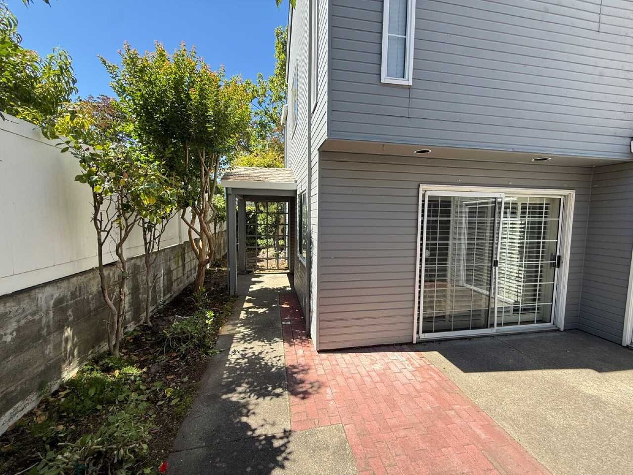 5487 Cameo Ct - Photo 5 of 25