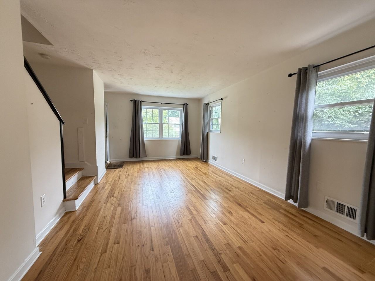 5835 Mount Vernon Dr - Photo 5 of 13