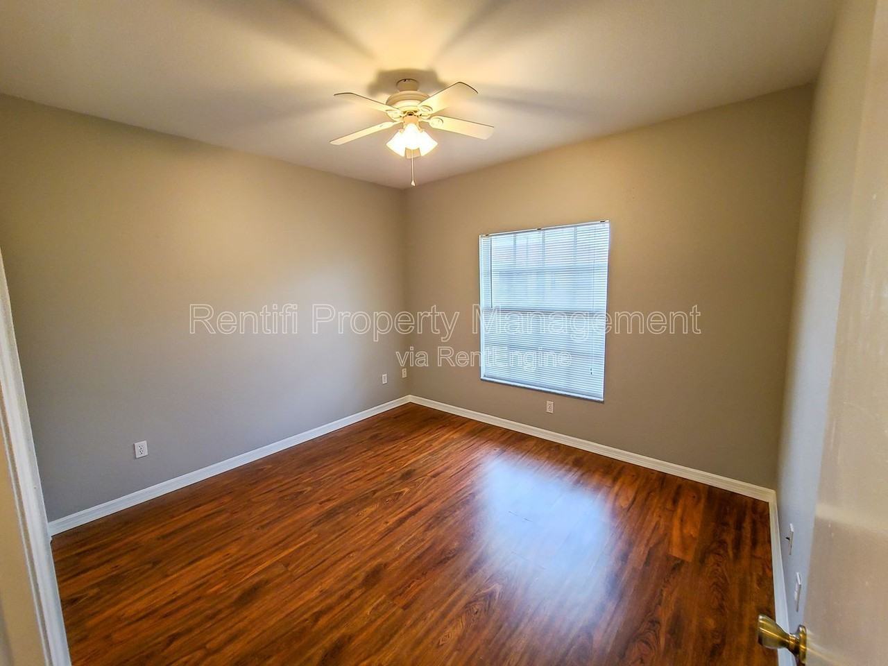 8513 Bernwood Cove Loop #208 - Photo 6 of 20