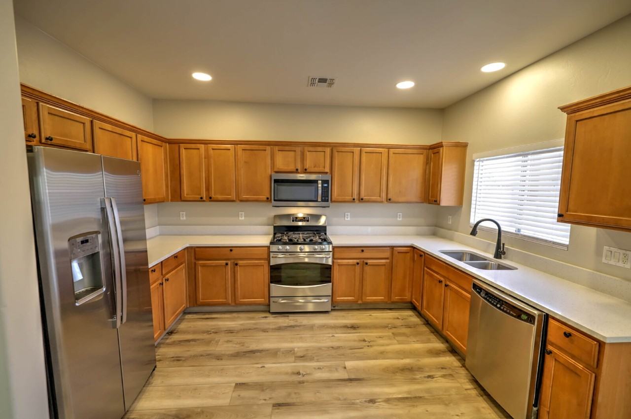 838 W Calle Valenciana - Photo 2 of 34