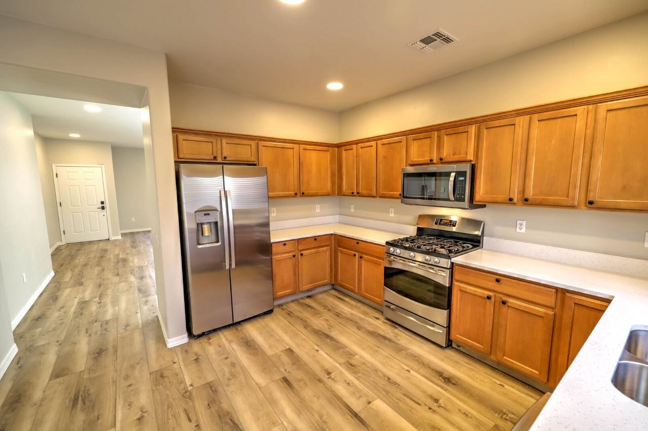 838 W Calle Valenciana - Photo 3 of 34