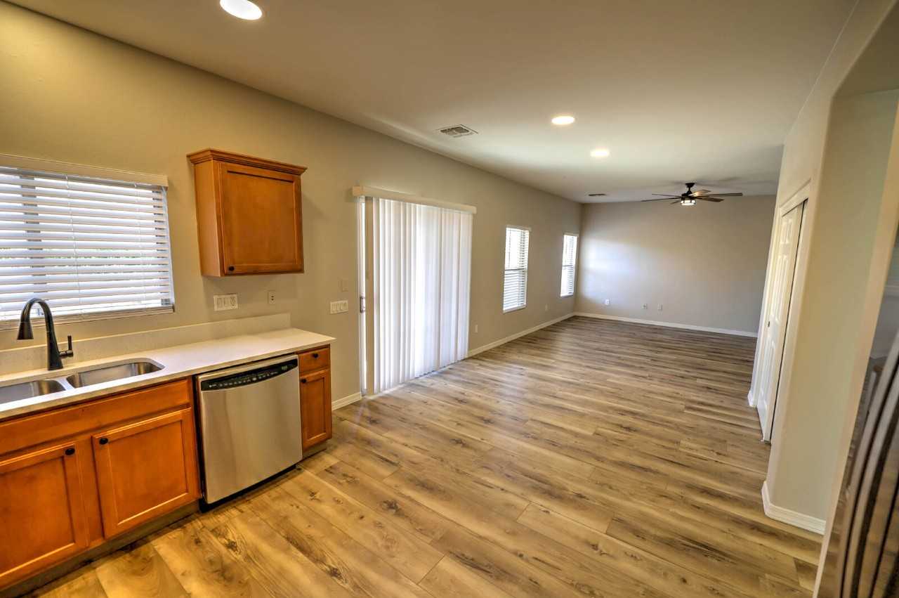 838 W Calle Valenciana - Photo 4 of 34