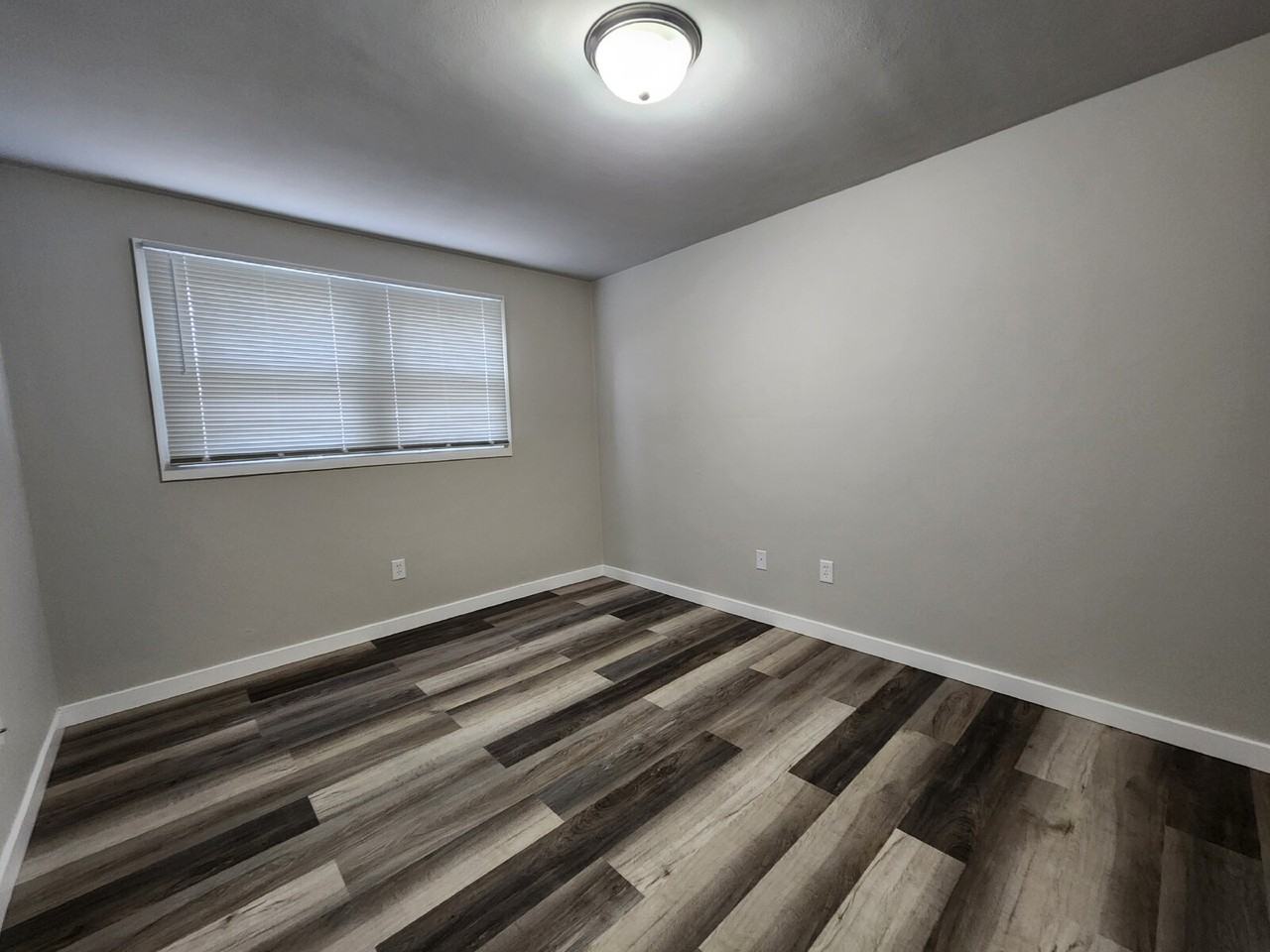 712 George St - Photo 3 of 12