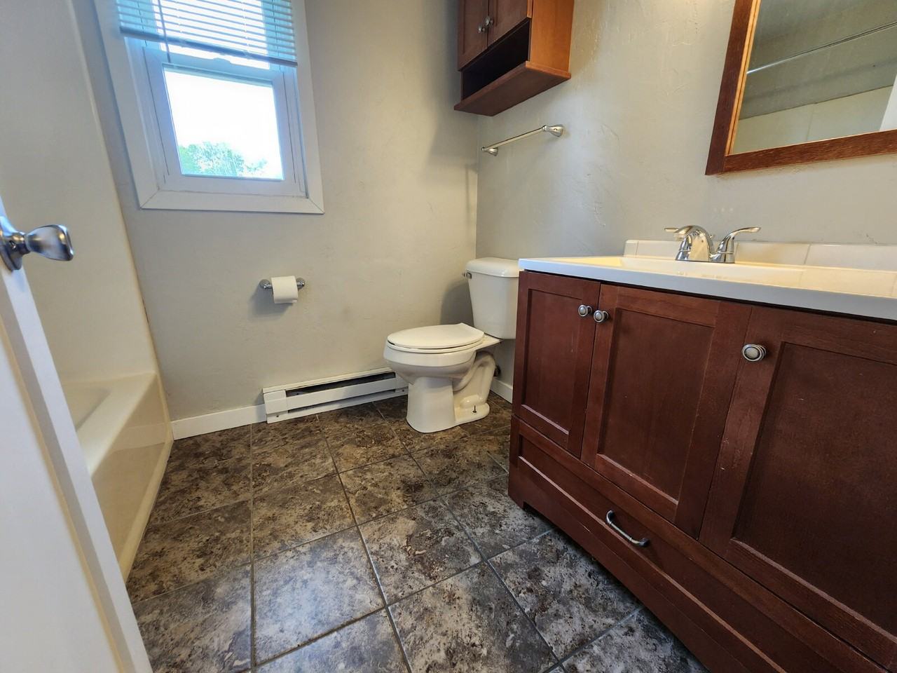 712 George St - Photo 5 of 12