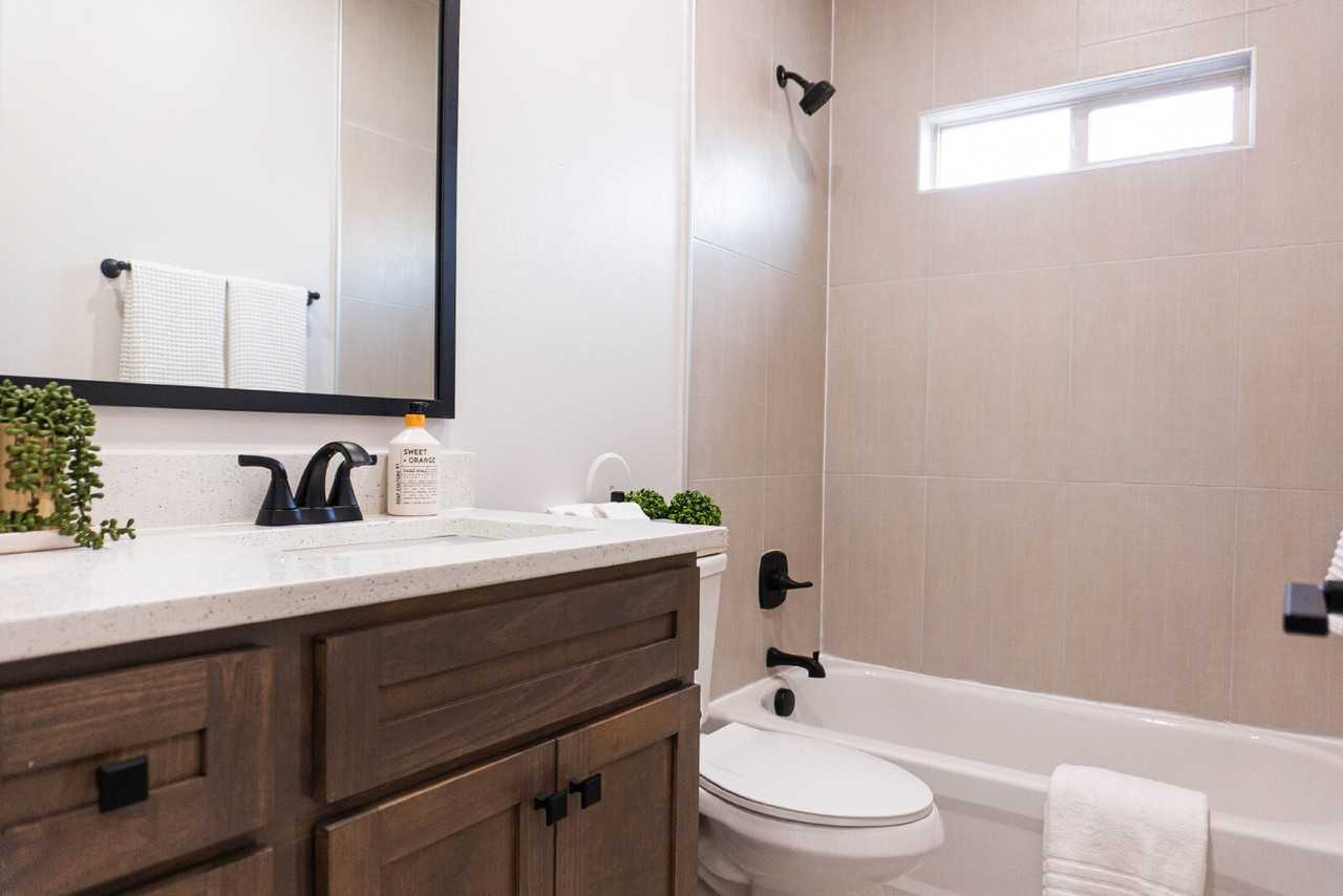 Apt #9 - Photo 5 of 10